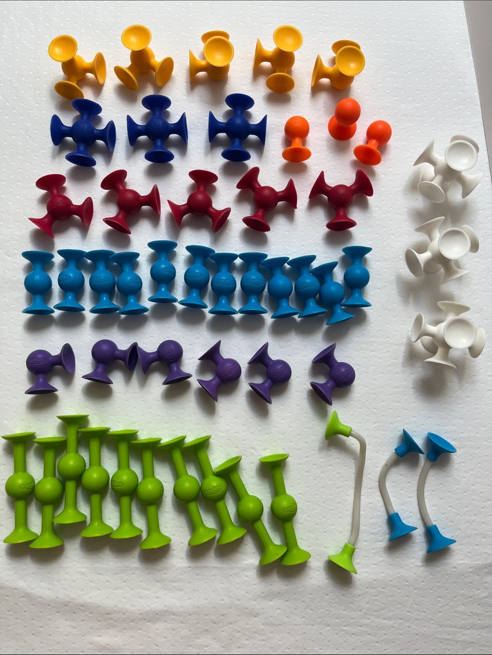 Fat Brain Toys Squigz Deluxe Set Complete 50 Piece Lot